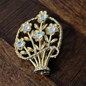 Beautiful vintage brooch